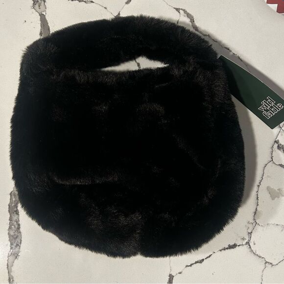 Wild Fable Mini Faux Fur Top Handle Bag NWT - Picture 2 of 3